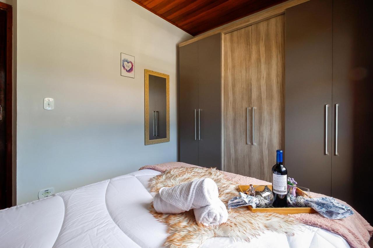 Ape Inteiro Com 2qts, Estacionamento, Wi-fi 450mb, Cozinha Completa A 500m Do Parque Cerejeiras * Campos do Jordao
