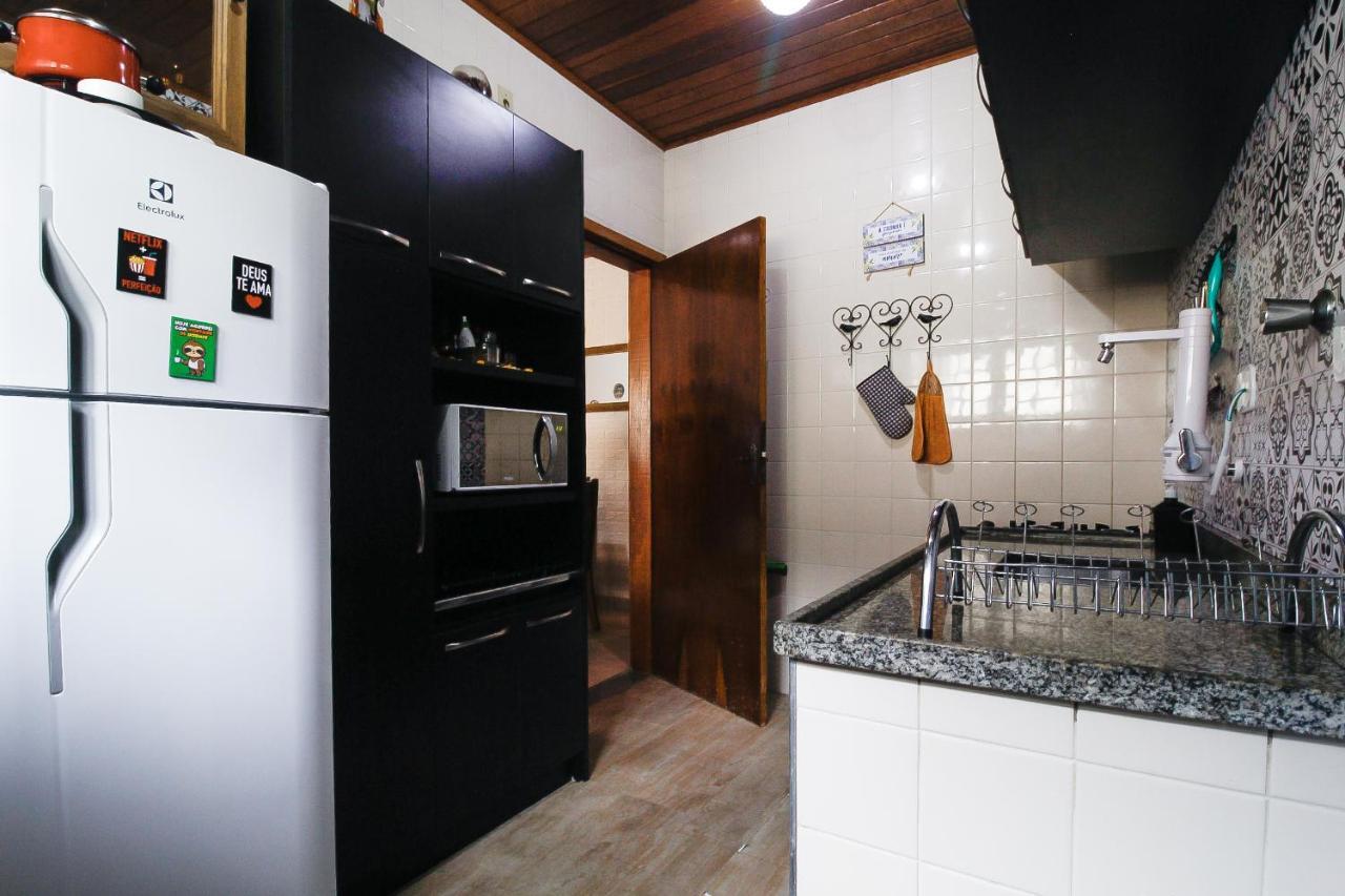 Ape Inteiro Com 2qts, Estacionamento, Wi-fi 450mb, Cozinha Completa A 500m Do Parque Cerejeiras *